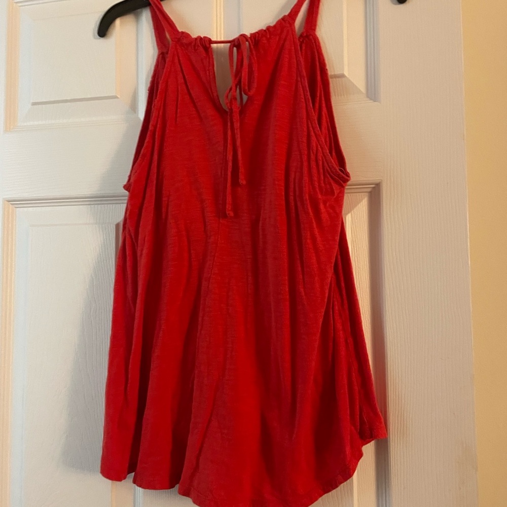 Red Top - Picture 4 of 4
